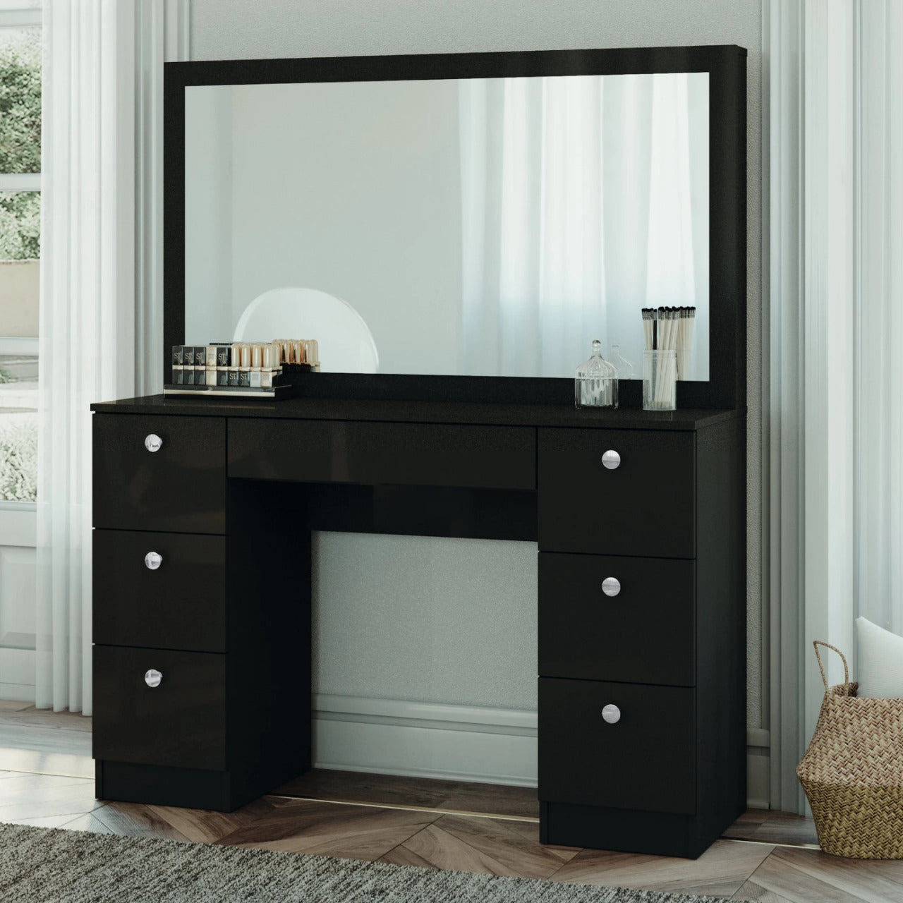 Makeup Vanity : White Modern Makeup Vanity