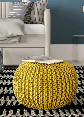 Pouffe: Knitted Pouffe