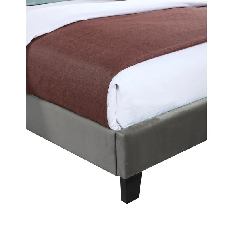 Queen Size Bed : Tufted Upholstered Standard Bed