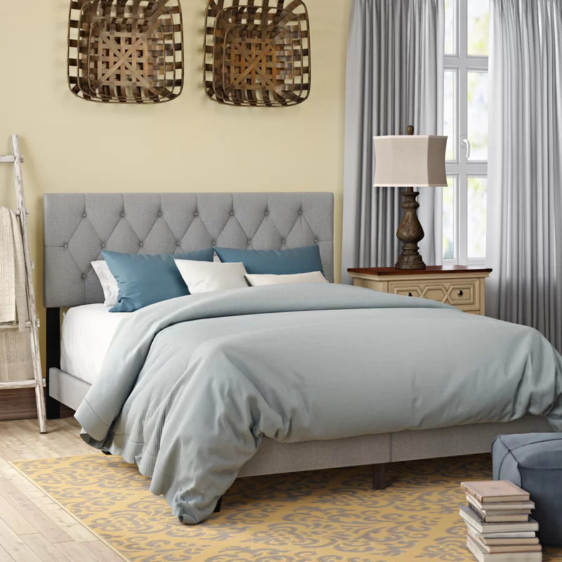 Queen Size Bed : Tufted Upholstered Standard Bed