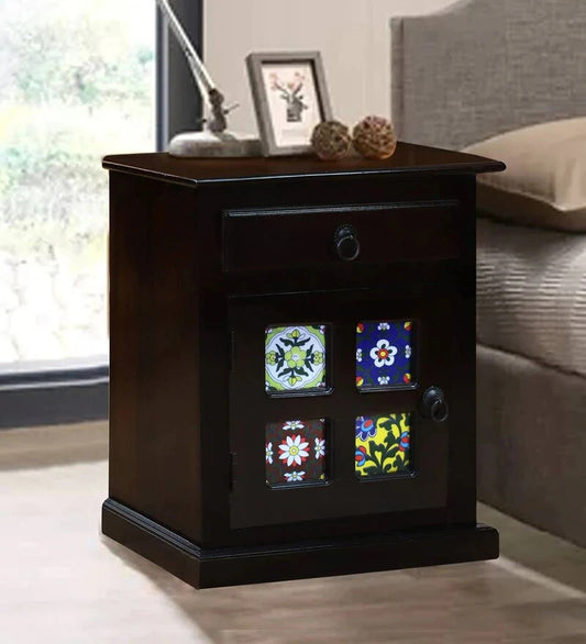 Sheesham Furniture: Wallnut Wood One Door and One Drawer Side Table