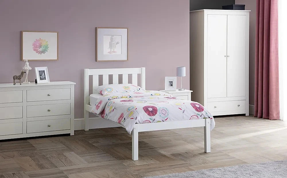 Single Bed: Classic Wooden Single Bed