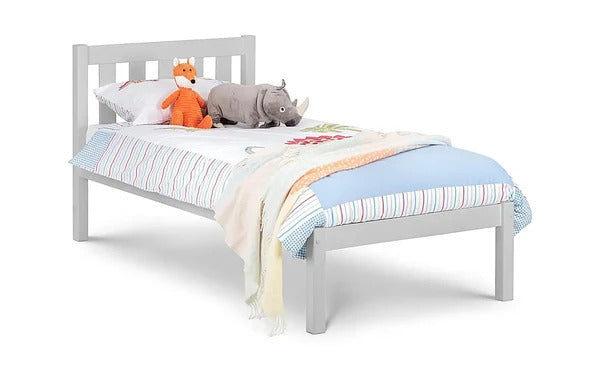Single Bed: Classic Wooden Single Bed