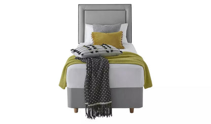 Single Bed: Traditional Style 2 Drawer Single Divan Bed